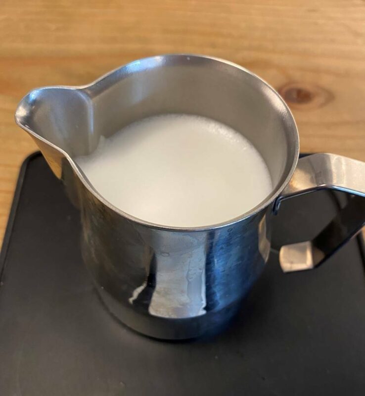 Sådan laver du mælkeskum